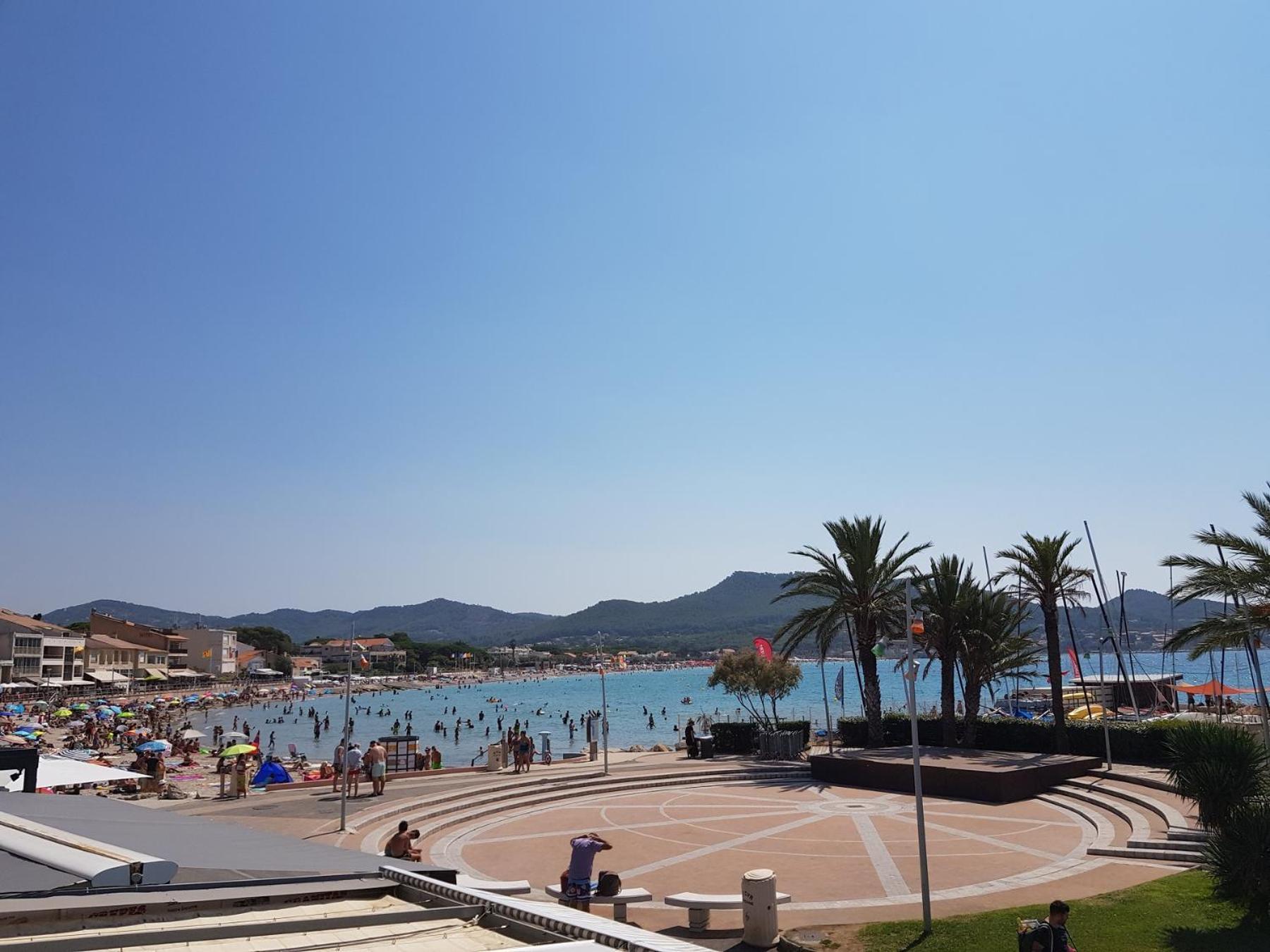 Les Pieds Dans L'Eau Apartment Saint-Cyr-sur-Mer Ngoại thất bức ảnh
