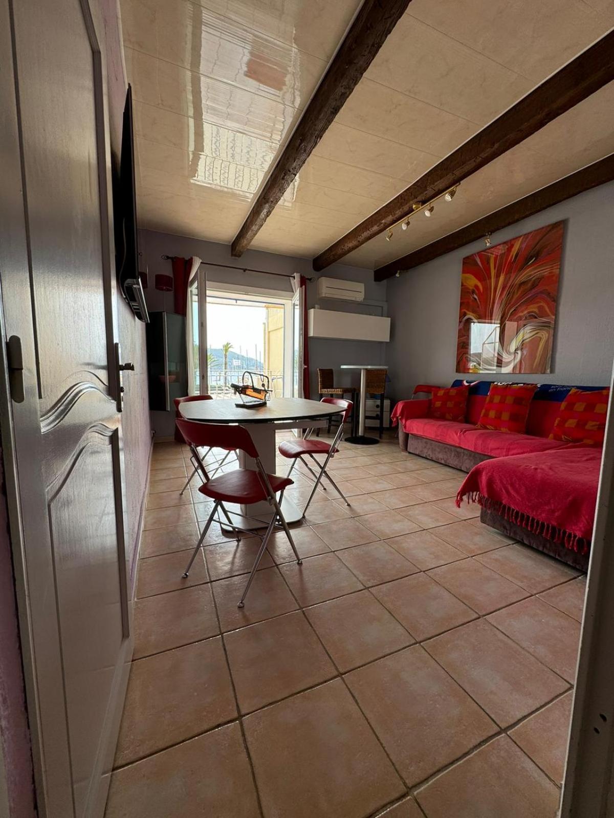 Les Pieds Dans L'Eau Apartment Saint-Cyr-sur-Mer Ngoại thất bức ảnh
