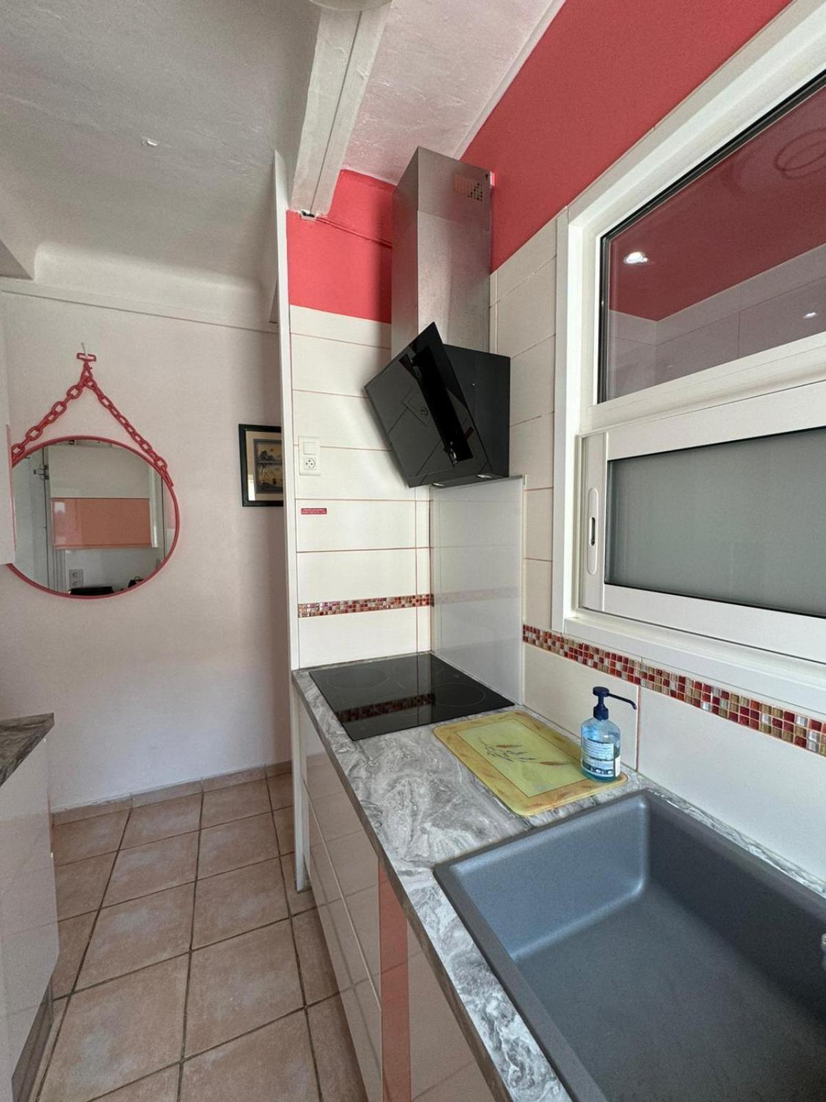 Les Pieds Dans L'Eau Apartment Saint-Cyr-sur-Mer Ngoại thất bức ảnh